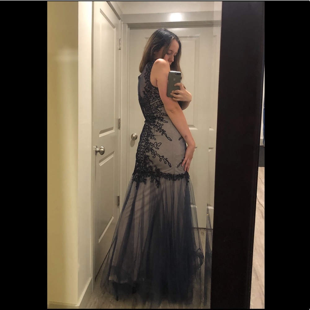Formal Dress 💙💙 - Picture 3 of 11